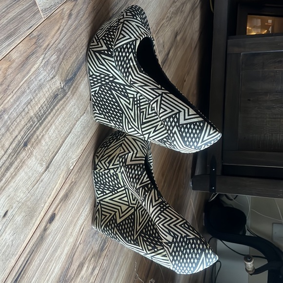 Random - Picture 3 of 4